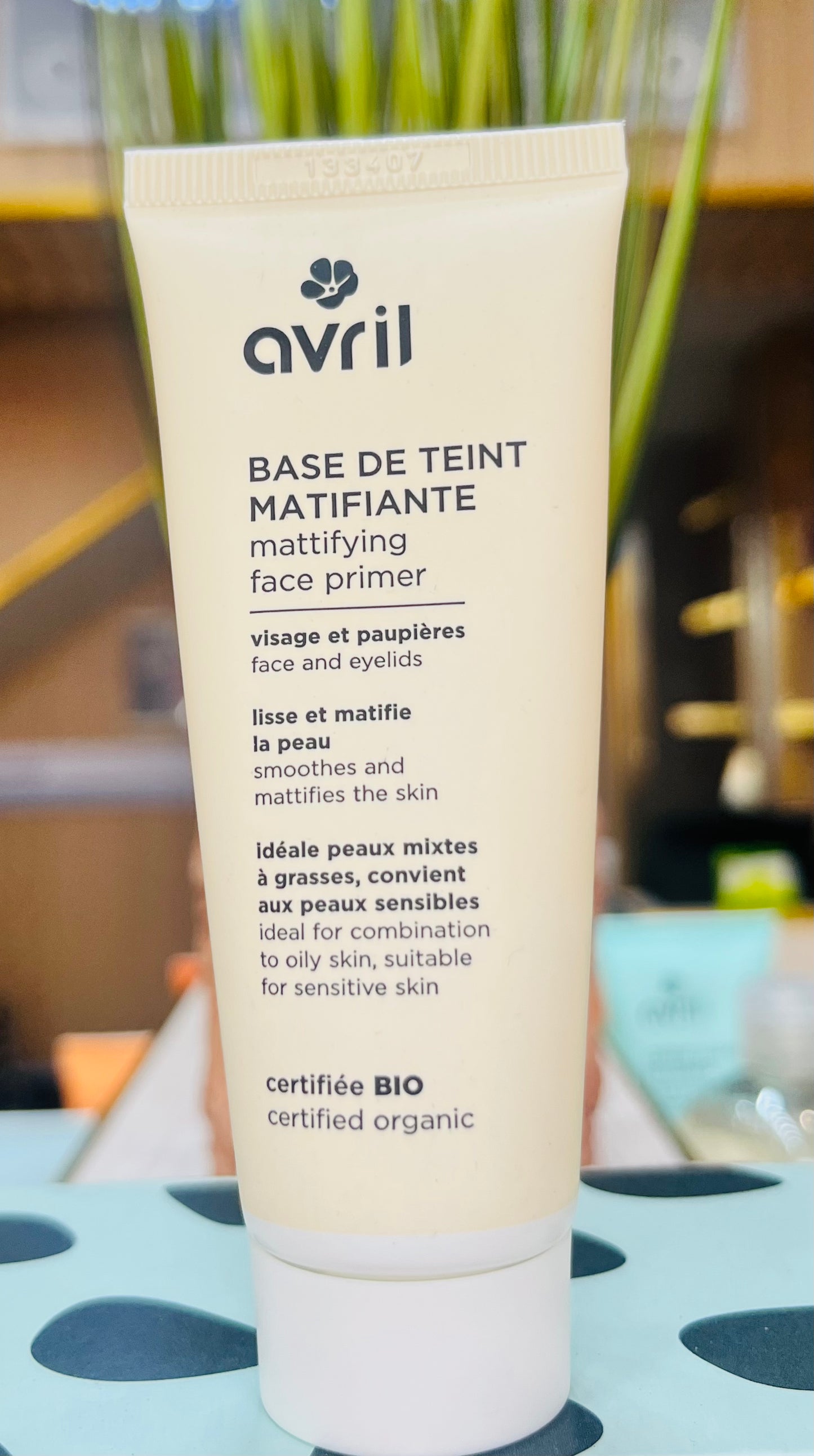 Base matifiante visage et paupières